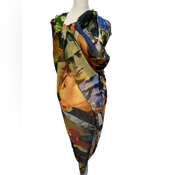 Accessories - Frida Kahlo portrait wrap. Oversized. Polyester. NWT